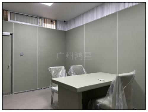 談話室留置室防撞墻板，詢問室防撞硅膠衛(wèi)浴，審訊室防撞桌椅